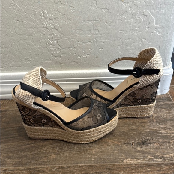 Valentino Garavani Black and Cream Lace Wedges Sz 39 - Picture 1 of 6